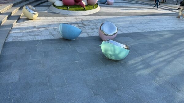 건물 외곽 및 조경공사 후 콘크리트 잔여물 청소작업